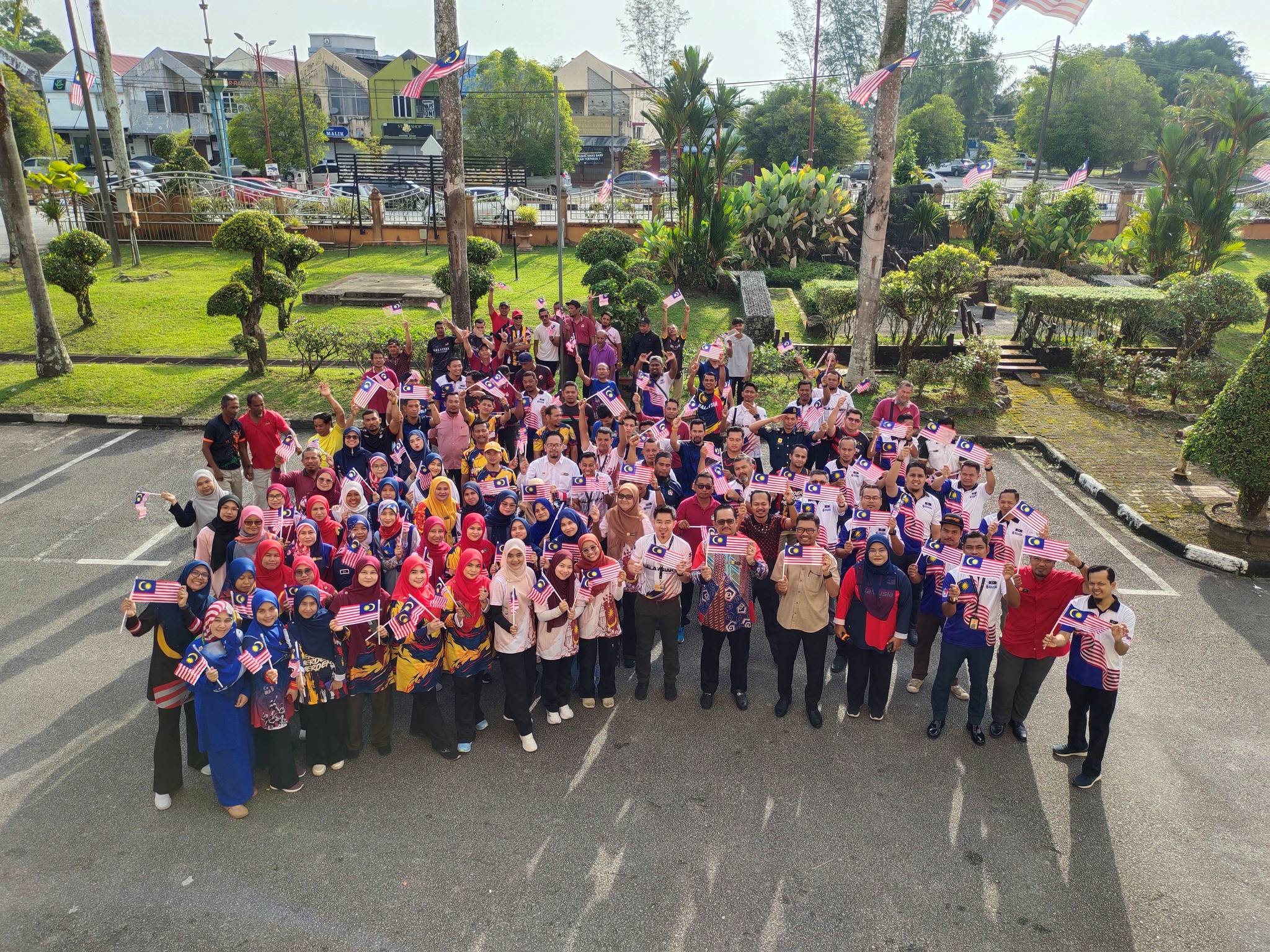 PROGRAM KIBARKAN JALUR GEMILANG PERINGKAT MAJLIS DAERAH SETIU 2025