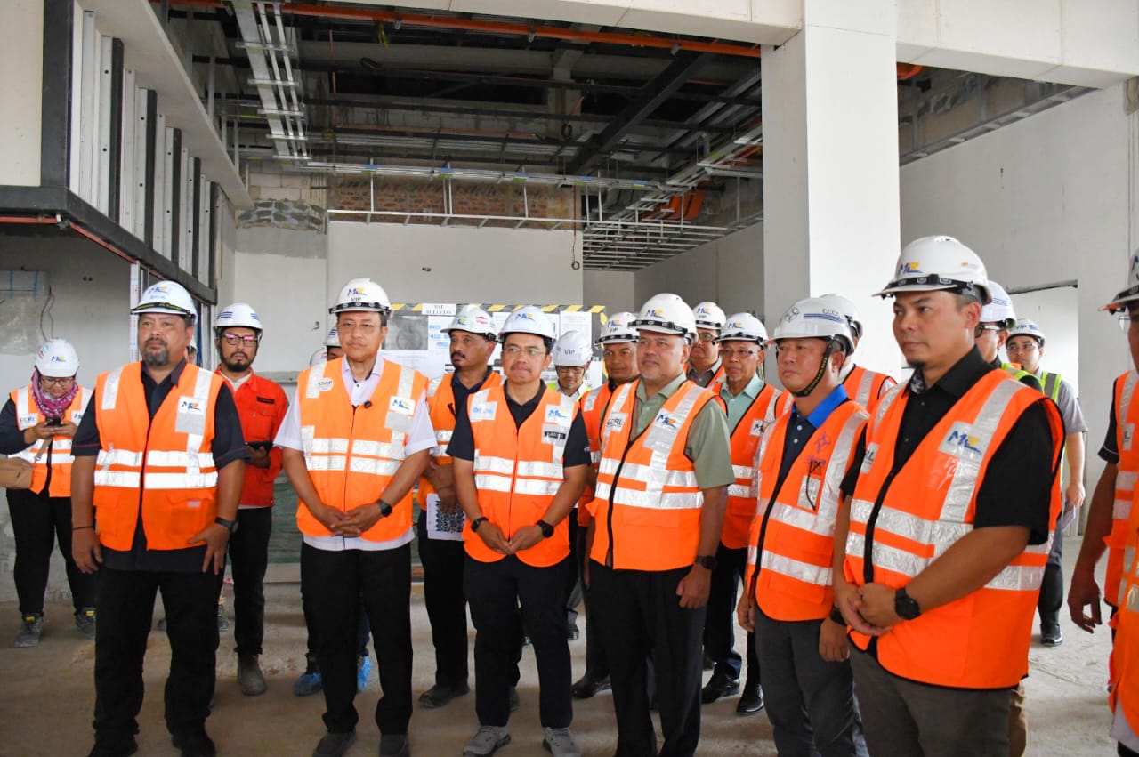 MB TERENGGANU MELAWAT STESEN ECRL BANDAR PERMAISURI